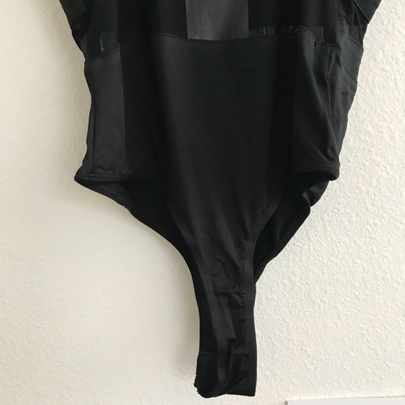 LAST1️⃣//BODYSUIT BLACK EMBROIDERED FLORAL - Picture 4 of 4